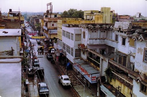 Karol Bagh Delhi: A Guide to Its Market, Timings, and Nearby Hotels